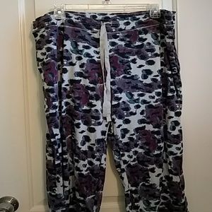 NWOT Soft Sensations Capri leopard print pj pants